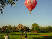 Der Heissluftballon fährt davon