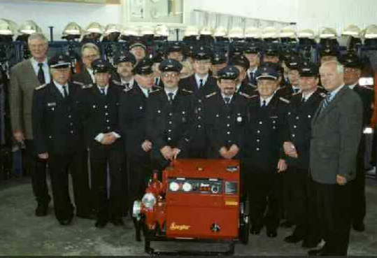 &Uuml;bergabe der neuen FW-Pumpe